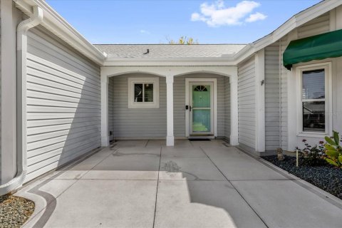House in The Villages, Florida 3 bedrooms, 179.86 sq.m. № 1585949 - photo 6
