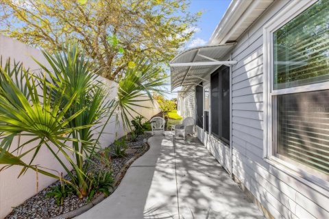 House in The Villages, Florida 3 bedrooms, 179.86 sq.m. № 1585949 - photo 30