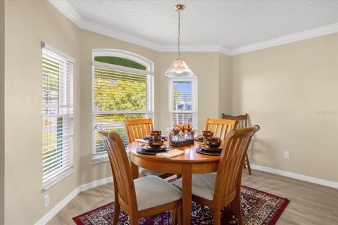 House in The Villages, Florida 3 bedrooms, 179.86 sq.m. № 1585949 - photo 8