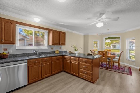 House in The Villages, Florida 3 bedrooms, 179.86 sq.m. № 1585949 - photo 15
