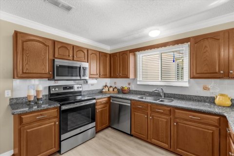 House in The Villages, Florida 3 bedrooms, 179.86 sq.m. № 1585949 - photo 19