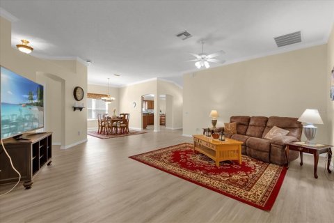 House in The Villages, Florida 3 bedrooms, 179.86 sq.m. № 1585949 - photo 2