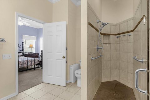 House in The Villages, Florida 3 bedrooms, 179.86 sq.m. № 1585949 - photo 27