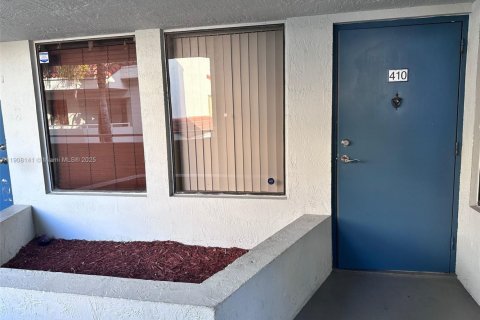 Condo in Miami, Florida, 2 bedrooms  № 1967855 - photo 2