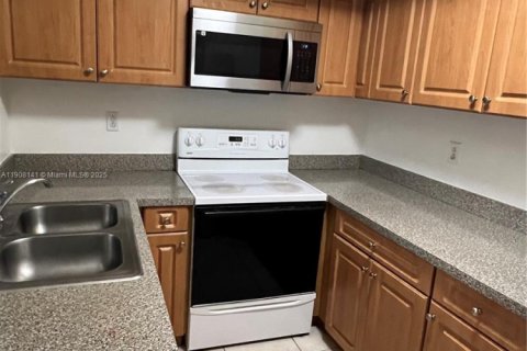 Condo in Miami, Florida, 2 bedrooms  № 1967855 - photo 19