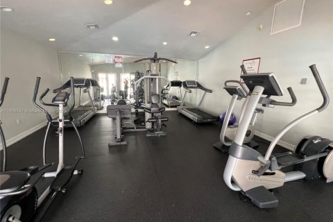 Condo in Miami, Florida, 2 bedrooms  № 1967855 - photo 15