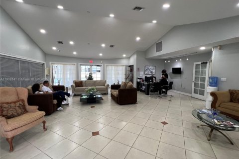 Condo in Miami, Florida, 2 bedrooms  № 1967855 - photo 16