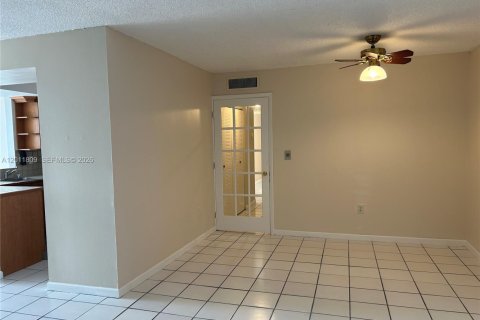 Condo in Miami, Florida, 2 bedrooms № 2075388