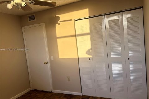 Condo in Miami, Florida, 2 bedrooms № 2075388 - photo 23