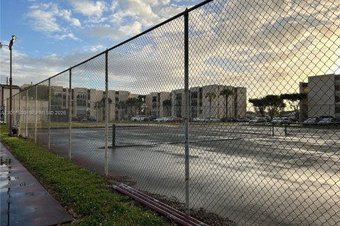 Condo in Miami, Florida, 2 bedrooms № 2075388 - photo 19