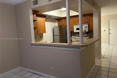 Condo in Miami, Florida, 2 bedrooms № 2075388 - photo 15