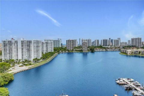 Copropriété à vendre à Aventura, Floride: 2 chambres, 99.68 m2 № 1864155 - photo 1