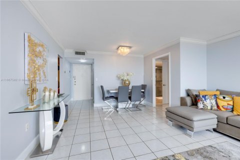 Copropriété à vendre à Aventura, Floride: 2 chambres, 99.68 m2 № 1864155 - photo 8