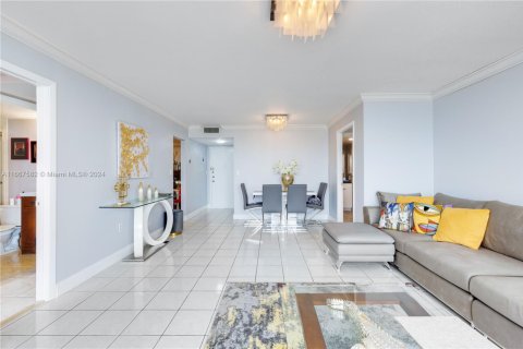 Copropriété à vendre à Aventura, Floride: 2 chambres, 99.68 m2 № 1864155 - photo 7