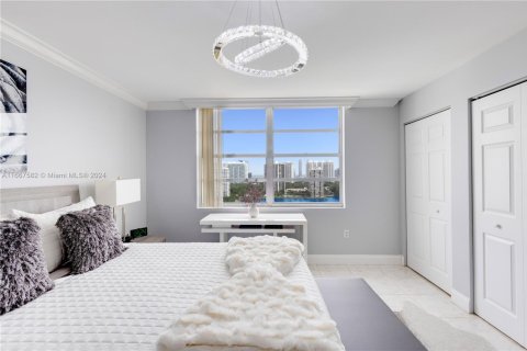 Copropriété à vendre à Aventura, Floride: 2 chambres, 99.68 m2 № 1864155 - photo 24