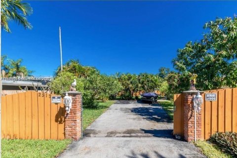 Commercial property in Hollywood, Florida 138.7 sq.m. № 1887931 - photo 12