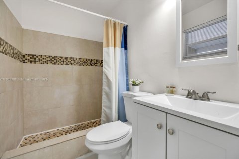 House in Fort Lauderdale, Florida 3 bedrooms, 105.17 sq.m. № 1830882 - photo 21