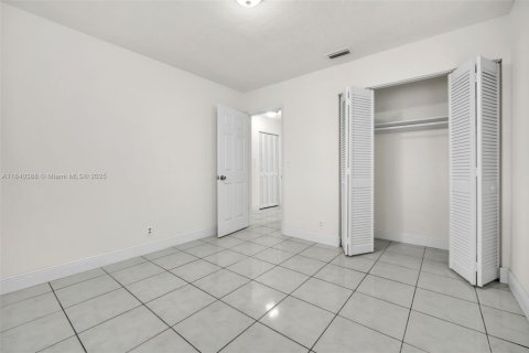 House in Fort Lauderdale, Florida 3 bedrooms, 105.17 sq.m. № 1830882 - photo 29
