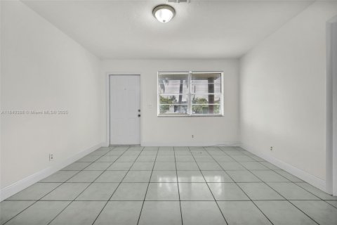 House in Fort Lauderdale, Florida 3 bedrooms, 105.17 sq.m. № 1830882 - photo 23