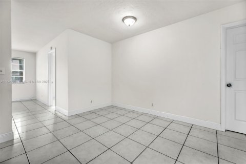 House in Fort Lauderdale, Florida 3 bedrooms, 105.17 sq.m. № 1830882 - photo 22