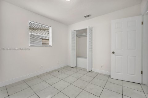 House in Fort Lauderdale, Florida 3 bedrooms, 105.17 sq.m. № 1830882 - photo 26