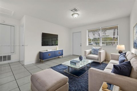 House in Fort Lauderdale, Florida 3 bedrooms, 105.17 sq.m. № 1830882 - photo 4