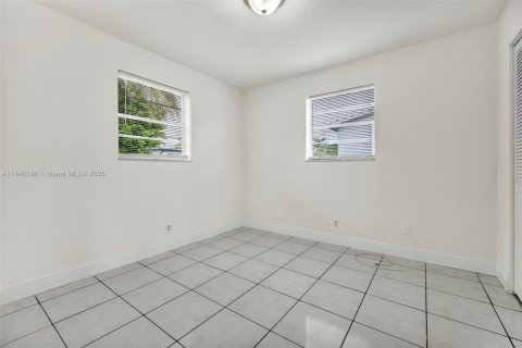House in Fort Lauderdale, Florida 3 bedrooms, 105.17 sq.m. № 1830882 - photo 27