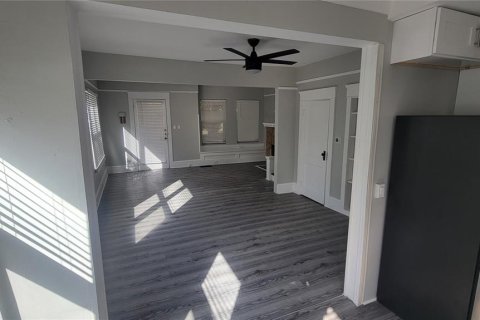 Commercial property in Daytona Beach, Florida 4 bedrooms, 270.72 sq.m. № 1620420 - photo 7