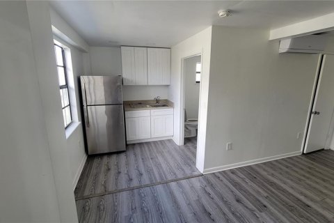 Commercial property in Daytona Beach, Florida 4 bedrooms, 270.72 sq.m. № 1620420 - photo 25