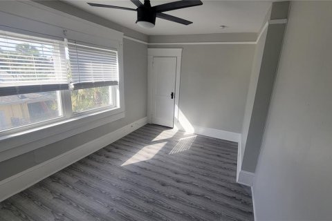 Commercial property in Daytona Beach, Florida 4 bedrooms, 270.72 sq.m. № 1620420 - photo 10