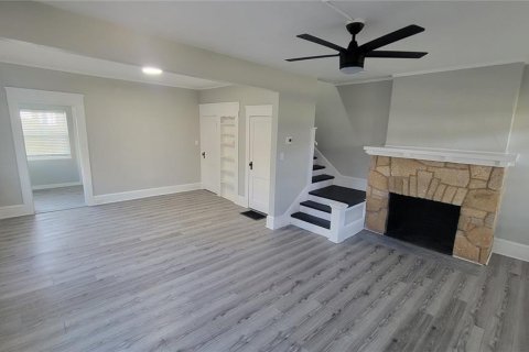 Commercial property in Daytona Beach, Florida 4 bedrooms, 270.72 sq.m. № 1620420 - photo 14