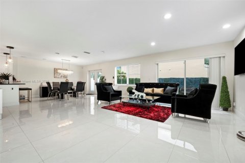 Купить виллу или дом в Коконат Крик, Флорида 4 спальни, 180.32м2, № 1929536 - фото 6