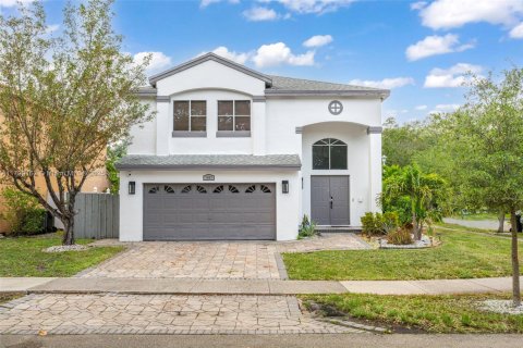 Купить виллу или дом в Коконат Крик, Флорида 4 спальни, 180.32м2, № 1929536 - фото 1