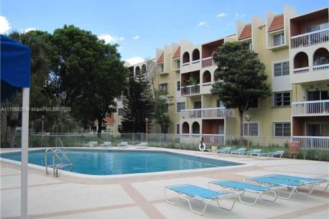 Condominio en venta en Miami, Florida, 2 dormitorios, 74.69 m2 № 1708982 - foto 27