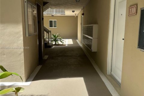 Condominio en venta en Miami, Florida, 2 dormitorios, 74.69 m2 № 1708982 - foto 7