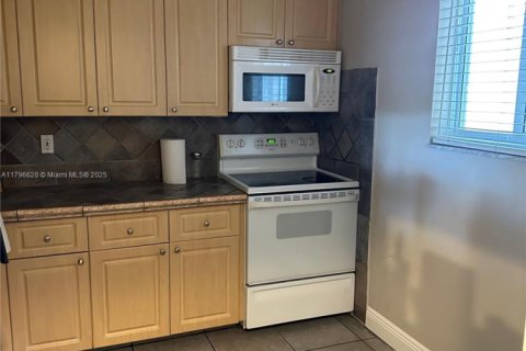 Condominio en venta en Miami, Florida, 2 dormitorios, 74.69 m2 № 1708982 - foto 8