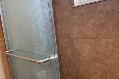 Condominio en venta en Miami, Florida, 2 dormitorios, 74.69 m2 № 1708982 - foto 14
