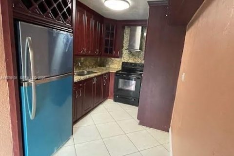 House in Pompano Beach, Florida 3 bedrooms, 113.34 sq.m. № 2042626 - photo 5