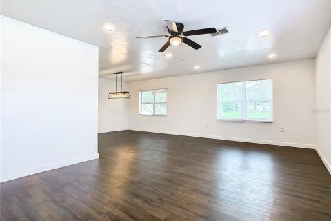 House in Davenport, Florida 4 bedrooms, 196.4 sq.m. № 1915895 - photo 15