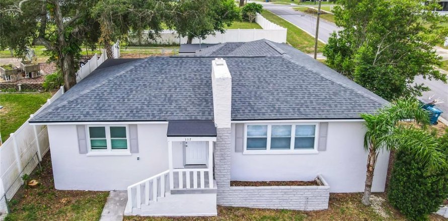 House in Davenport, Florida 4 bedrooms, 196.4 sq.m. № 1915895