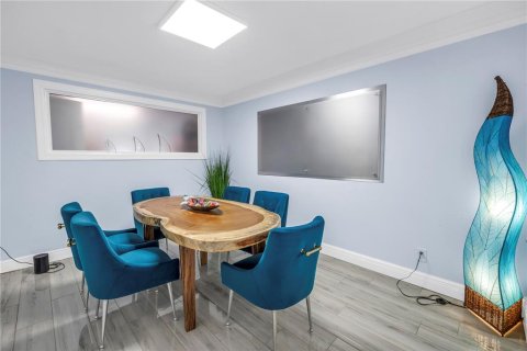Immobilier commercial à vendre à Saint Petersburg, Floride: 138.98 m2 № 1681296 - photo 10