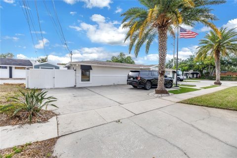 Immobilier commercial à vendre à Saint Petersburg, Floride: 138.98 m2 № 1681296 - photo 6