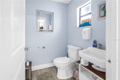 Immobilier commercial à vendre à Saint Petersburg, Floride: 138.98 m2 № 1681296 - photo 13
