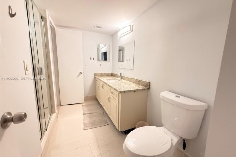 Condo in Pompano Beach, Florida, 2 bedrooms № 2007461 - photo 17