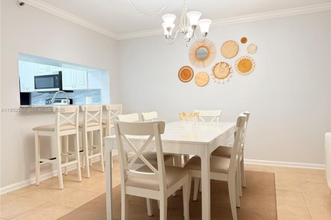 Condo in Pompano Beach, Florida, 2 bedrooms № 2007461 - photo 18