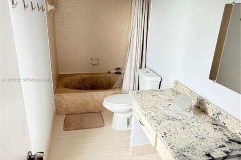 Condo in Pompano Beach, Florida, 2 bedrooms № 2007461 - photo 10