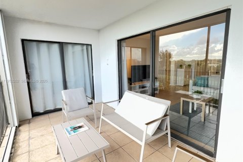 Condo in Pompano Beach, Florida, 2 bedrooms № 2007461 - photo 27