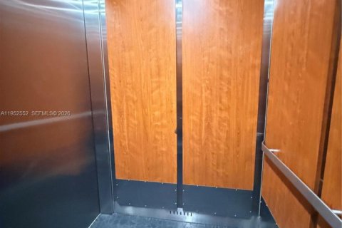 Condo in Pompano Beach, Florida, 2 bedrooms № 2007461 - photo 25