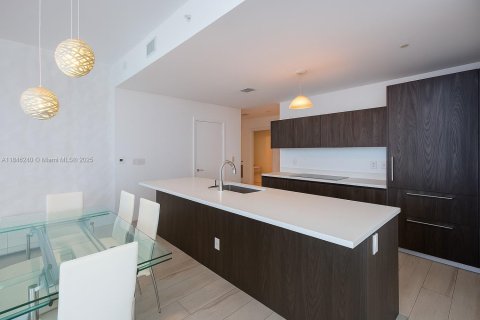 Condo in Miami, Florida, 3 bedrooms № 1942095 - photo 7