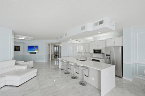 Condominio en venta en Hutchinson Island South, Florida, 3 dormitorios, 199.09 m2 № 2078303 - foto 30